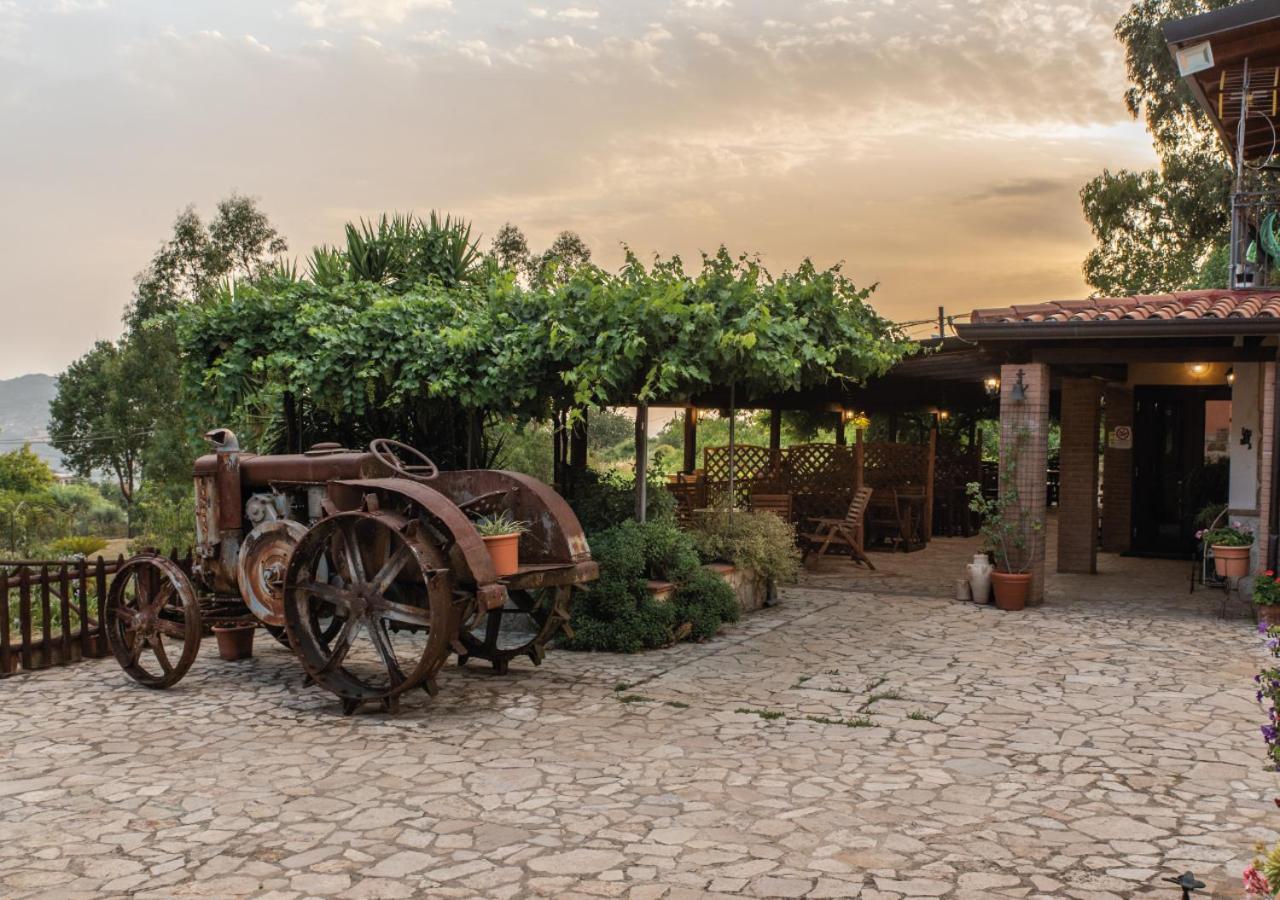 Il Sorgituro - Agriturismo Postiglione Exteriér fotografie